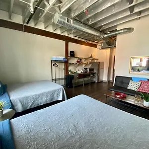 Downtown - Adults Only Hostel